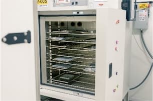 Vacuum Oven